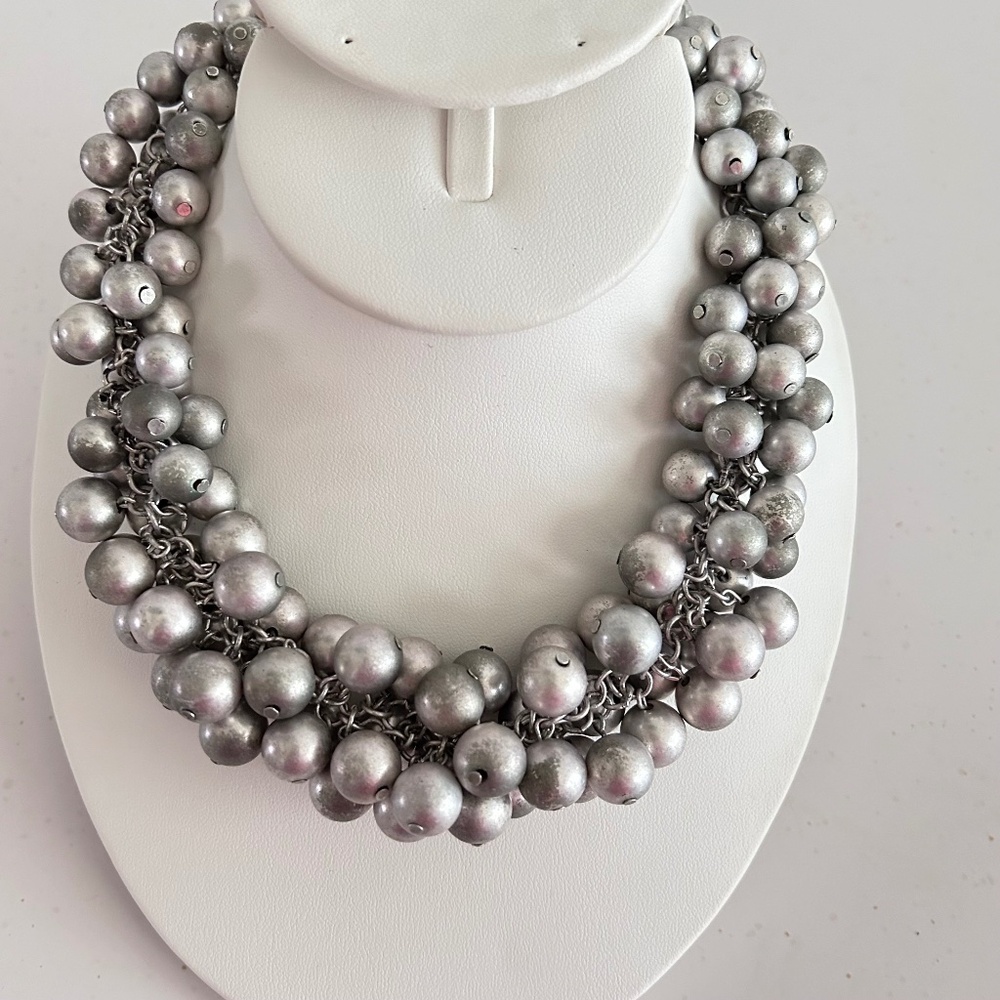 Premier Designs Showstopper Necklace Silver Acrylic Beads Faux Pearls